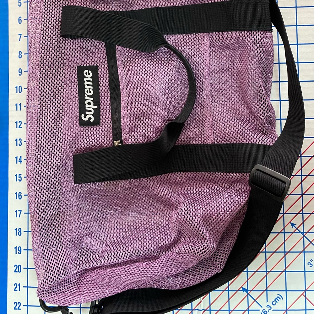 😈💜 Authentic SS16 Supreme Mesh Pastel Purple Duffle Bag 💜😈 - Picture 14 of 15